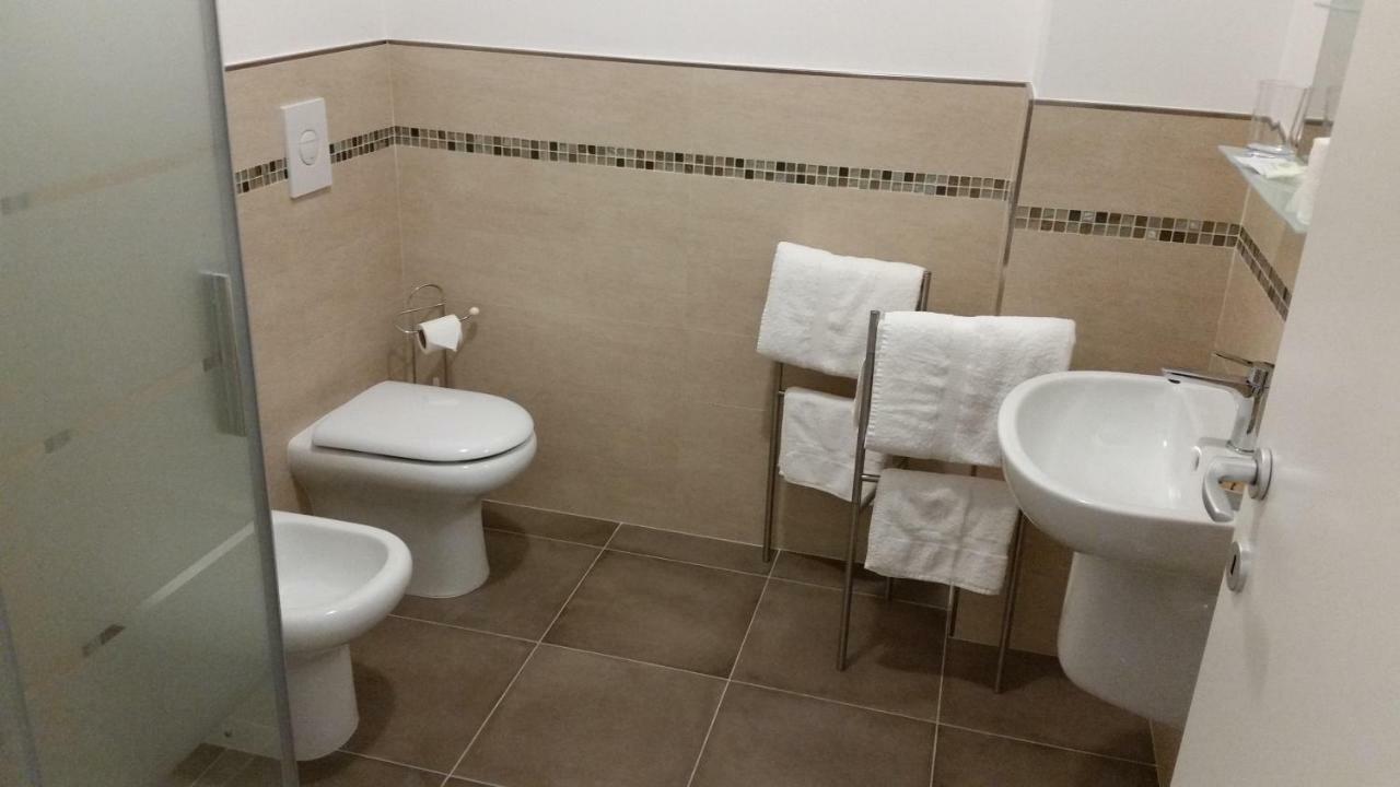 La Libra Rooms Кальяри Экстерьер фото